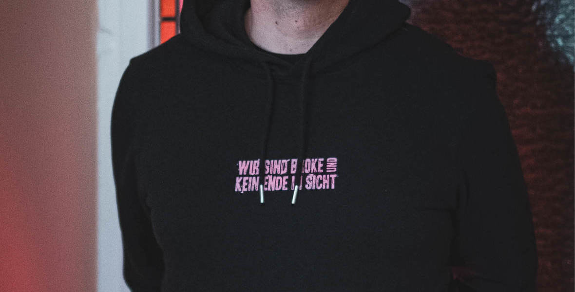  Hoodie BROKE, schwarz, pinker Print 
